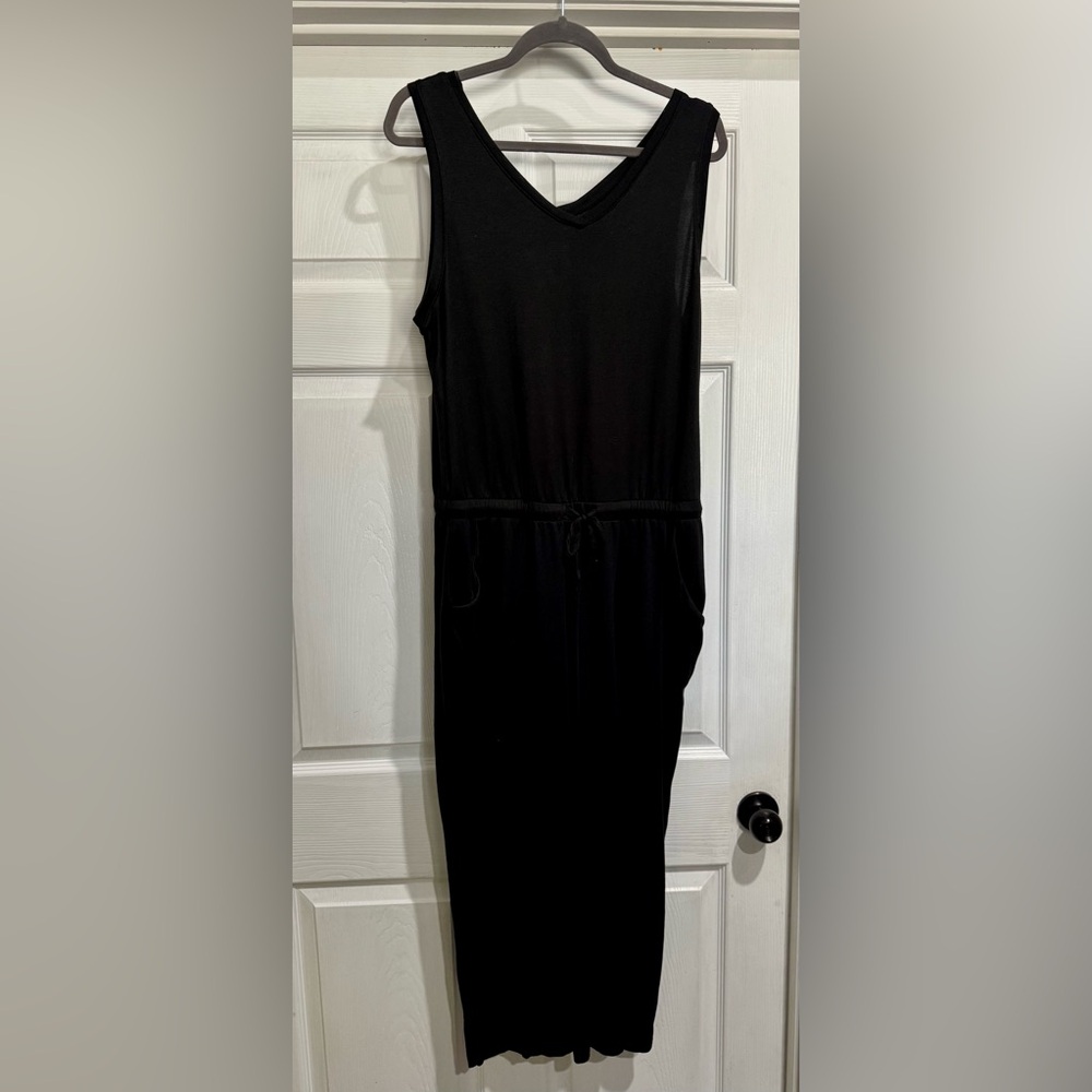 Elegant Black Sleeveless Dress